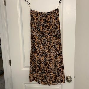 Aritzia Wilfred Midi Skirt size 4